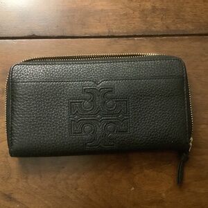 Tory Burch Black Pebbled Leather Long Wallet EUC